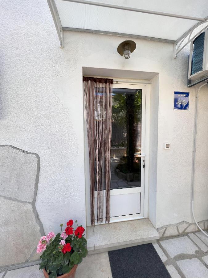 Apartmani Palme Funtana Exterior photo